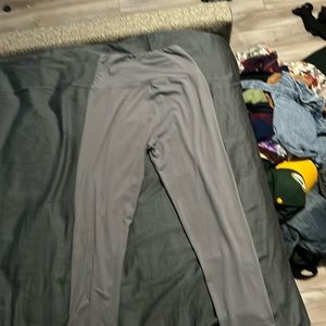 Gray women’s leggings.